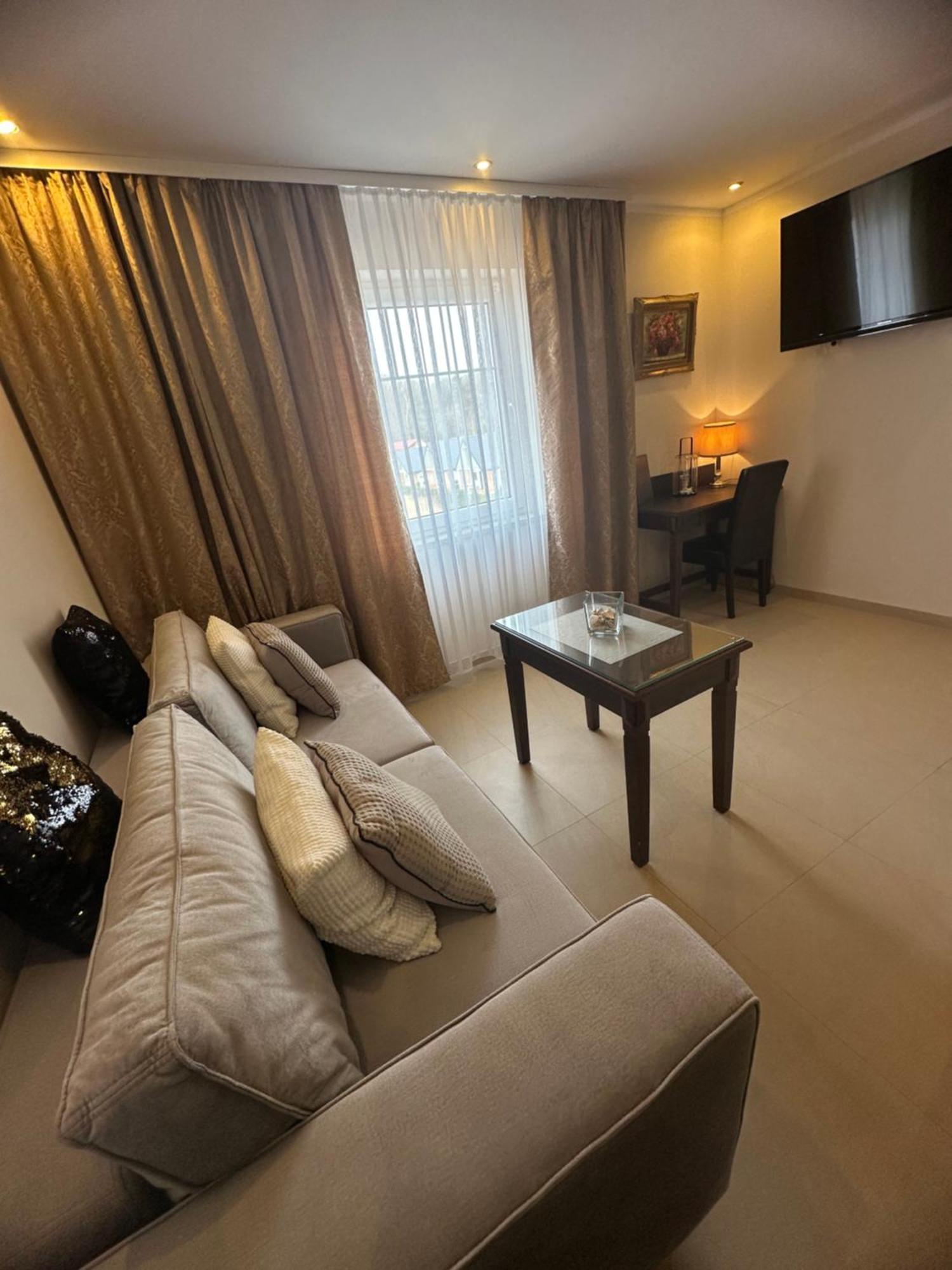 Villa Taan Royal 里沃 外观 照片