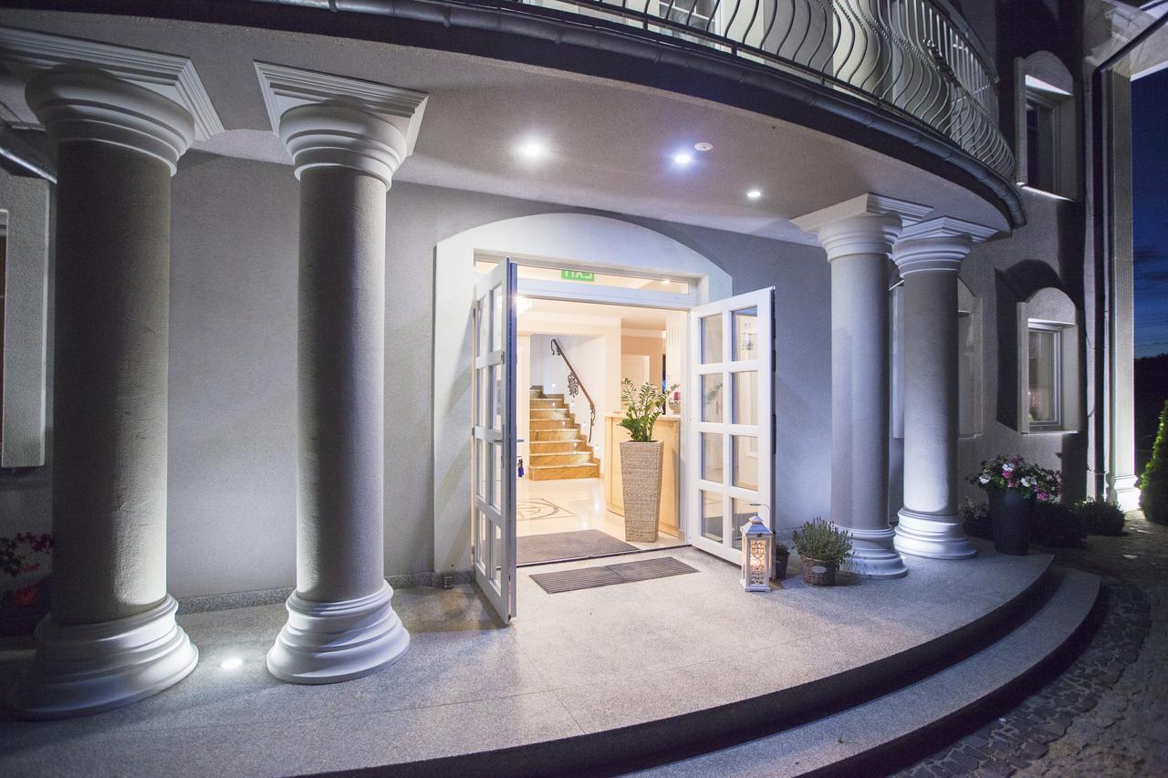 Villa Taan Royal 里沃 外观 照片